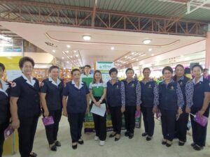 เหล่ากาชาดจังหวัดเยี่ยมชมบูธสาขาสุพรรณบุรี